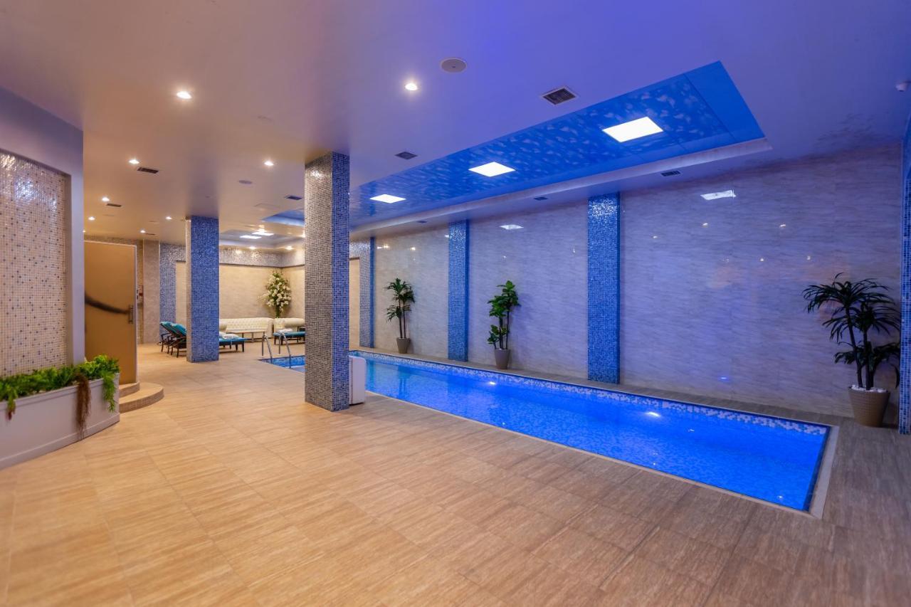 באקו Alba Hotel & Spa מראה חיצוני תמונה The swimming pool