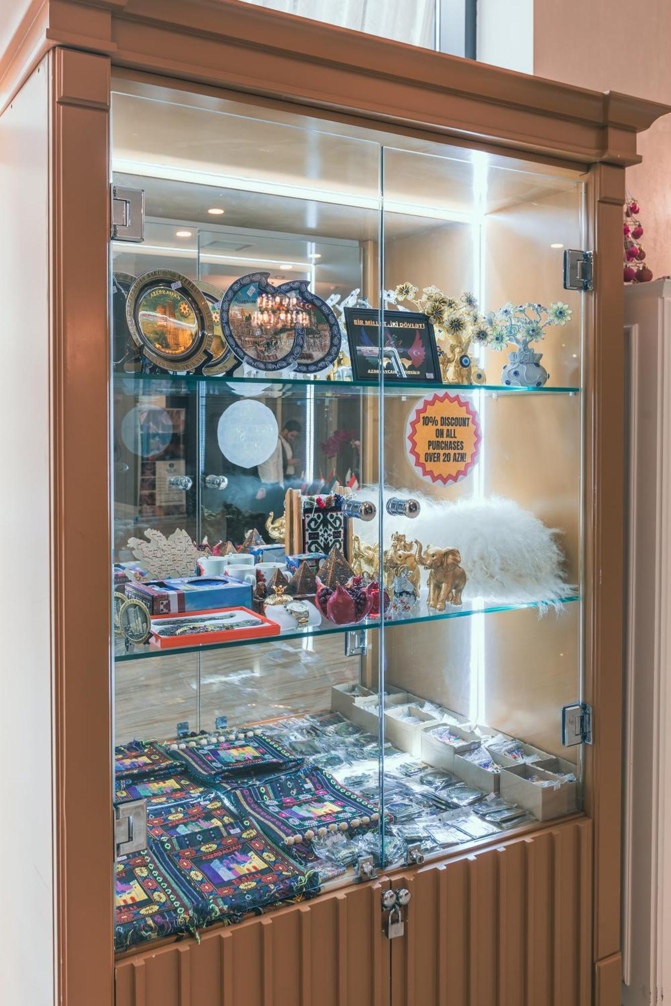 באקו Alba Hotel & Spa מראה חיצוני תמונה A display case