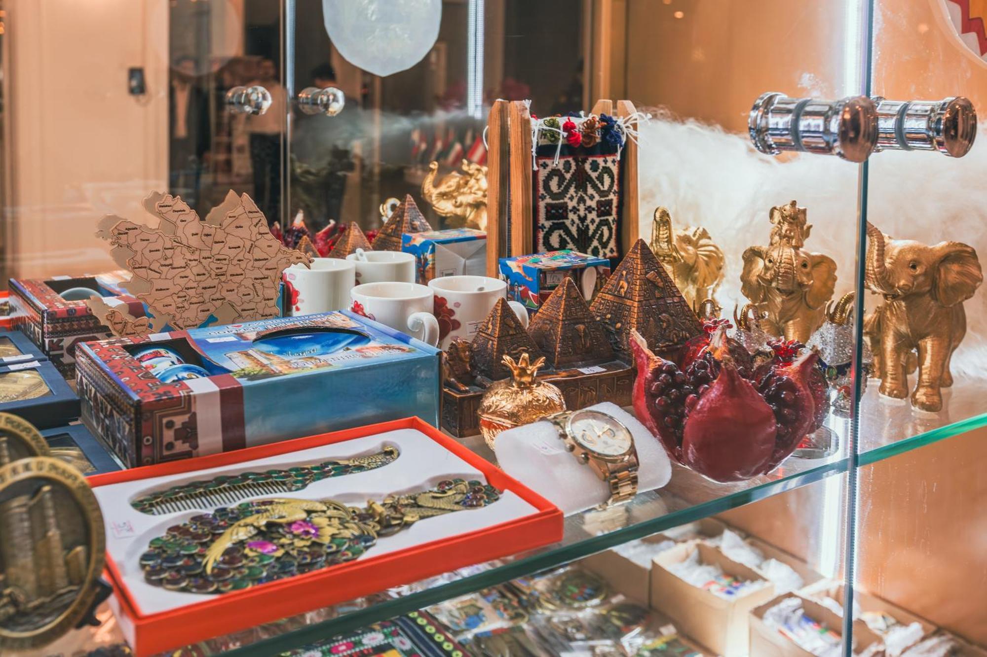 באקו Alba Hotel & Spa מראה חיצוני תמונה Souvenir shop at the Moscow Metro