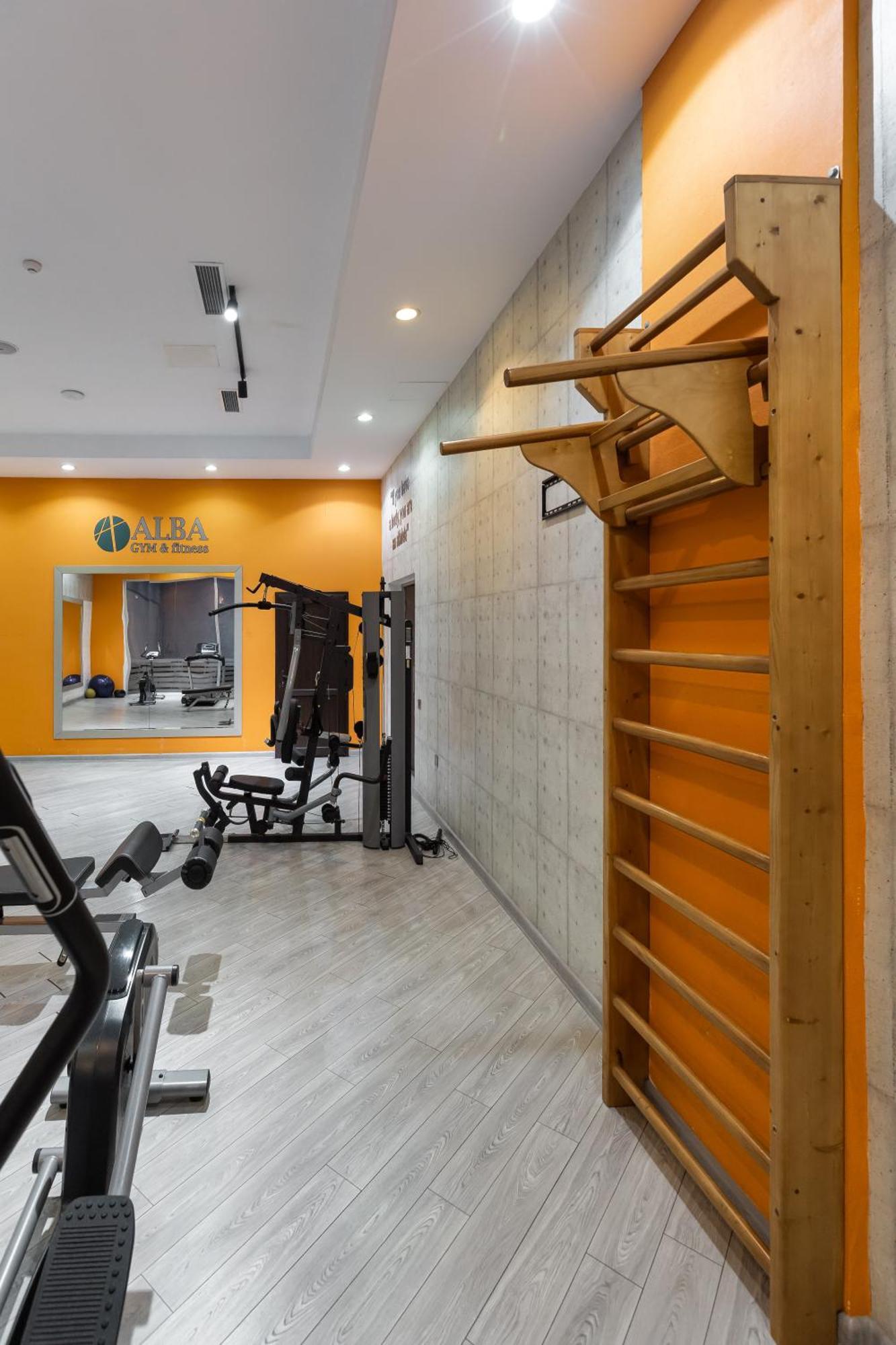 באקו Alba Hotel & Spa מראה חיצוני תמונה A modern Swedish ladder