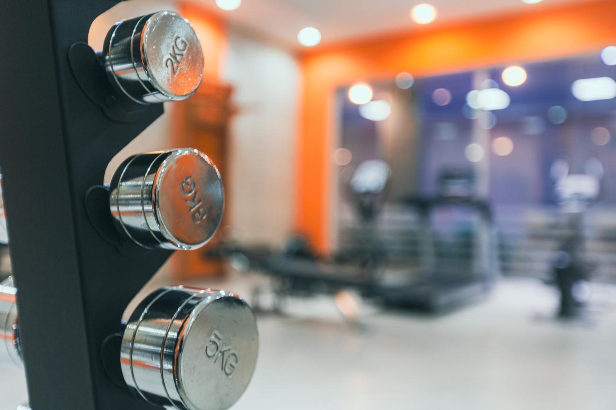 באקו Alba Hotel & Spa מראה חיצוני תמונה Weights on a weight stack