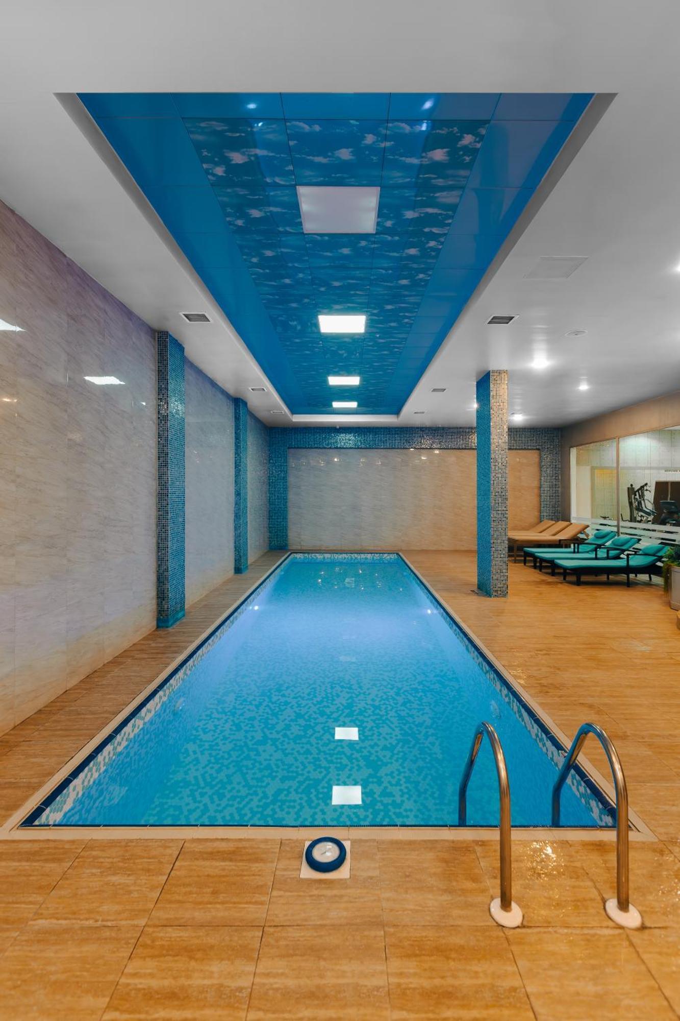 באקו Alba Hotel & Spa מראה חיצוני תמונה Swimming pool
