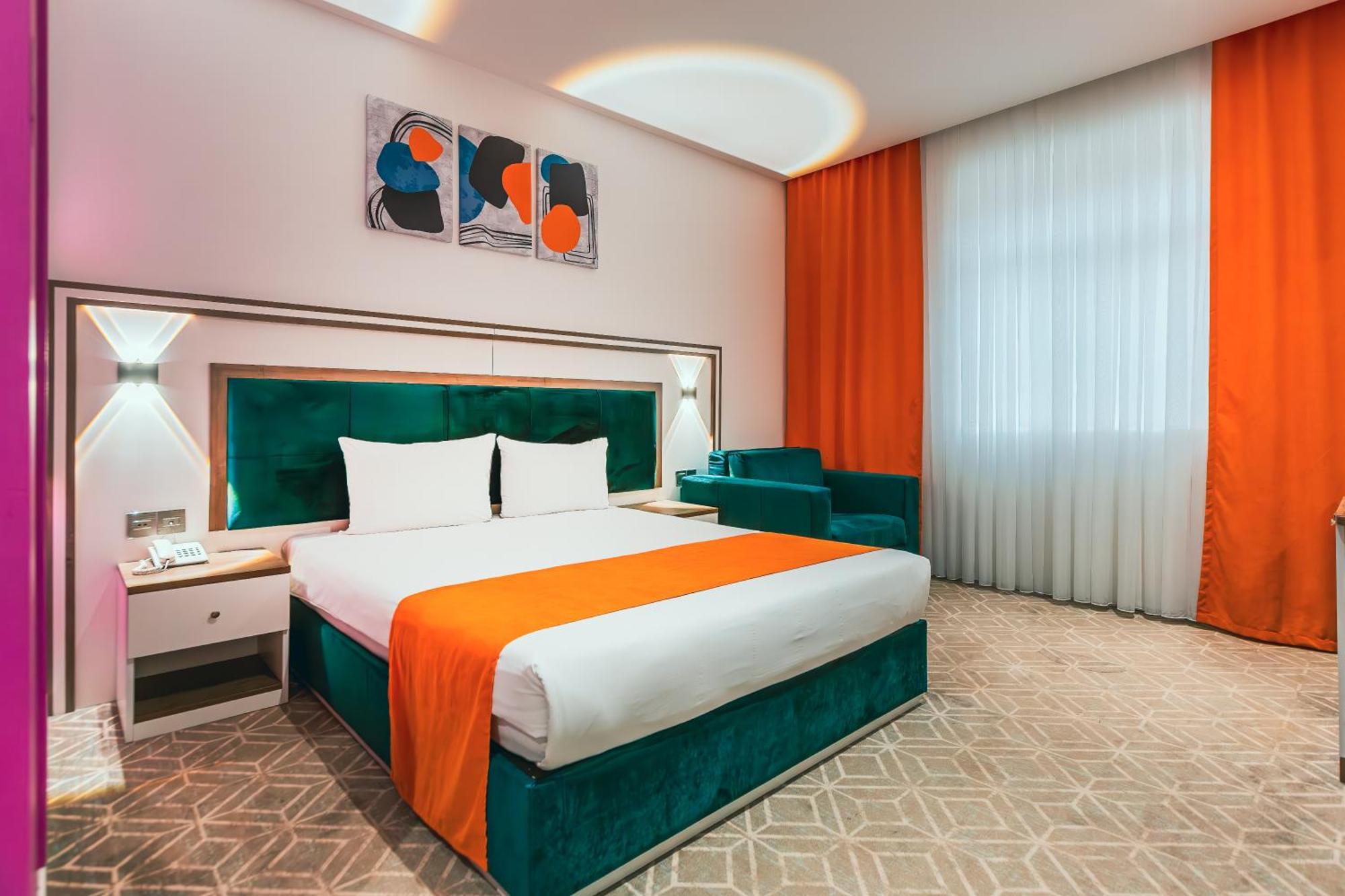 באקו Alba Hotel & Spa מראה חיצוני תמונה A room at the Radisson Blu in Baku, Azerbaijan